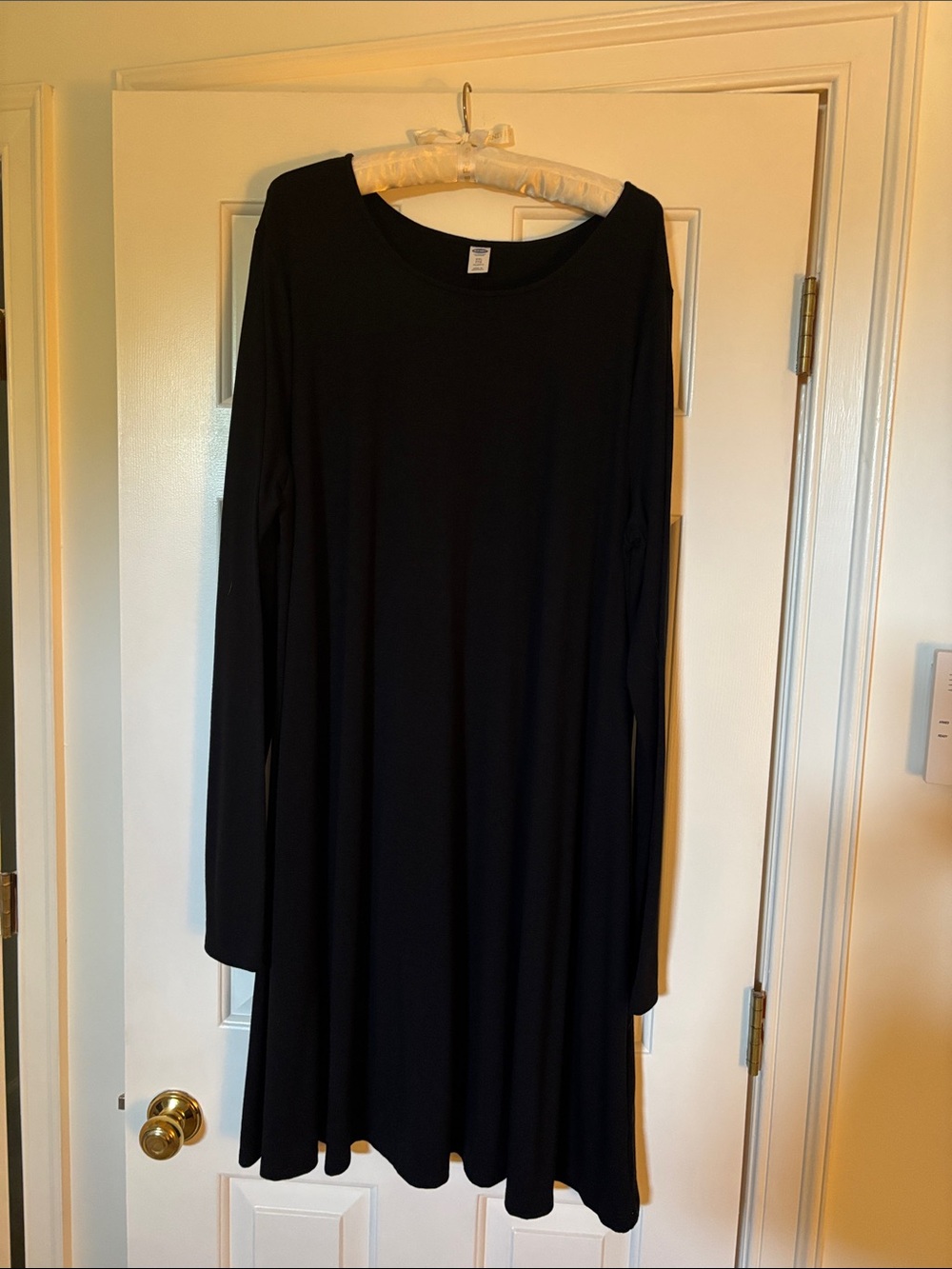 Old Navy Black Long Sleeve Swing Dress - Round Neck